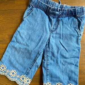 💝3/$15💝 H&M embroidered jeans